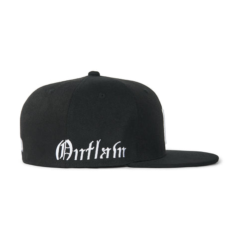 BLACK FITTED CAPS
