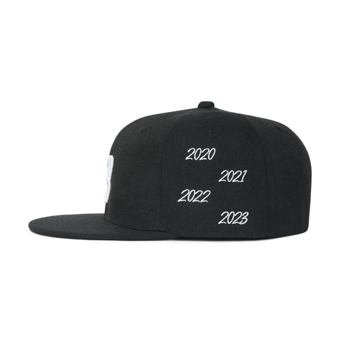 BLACK FITTED CAPS